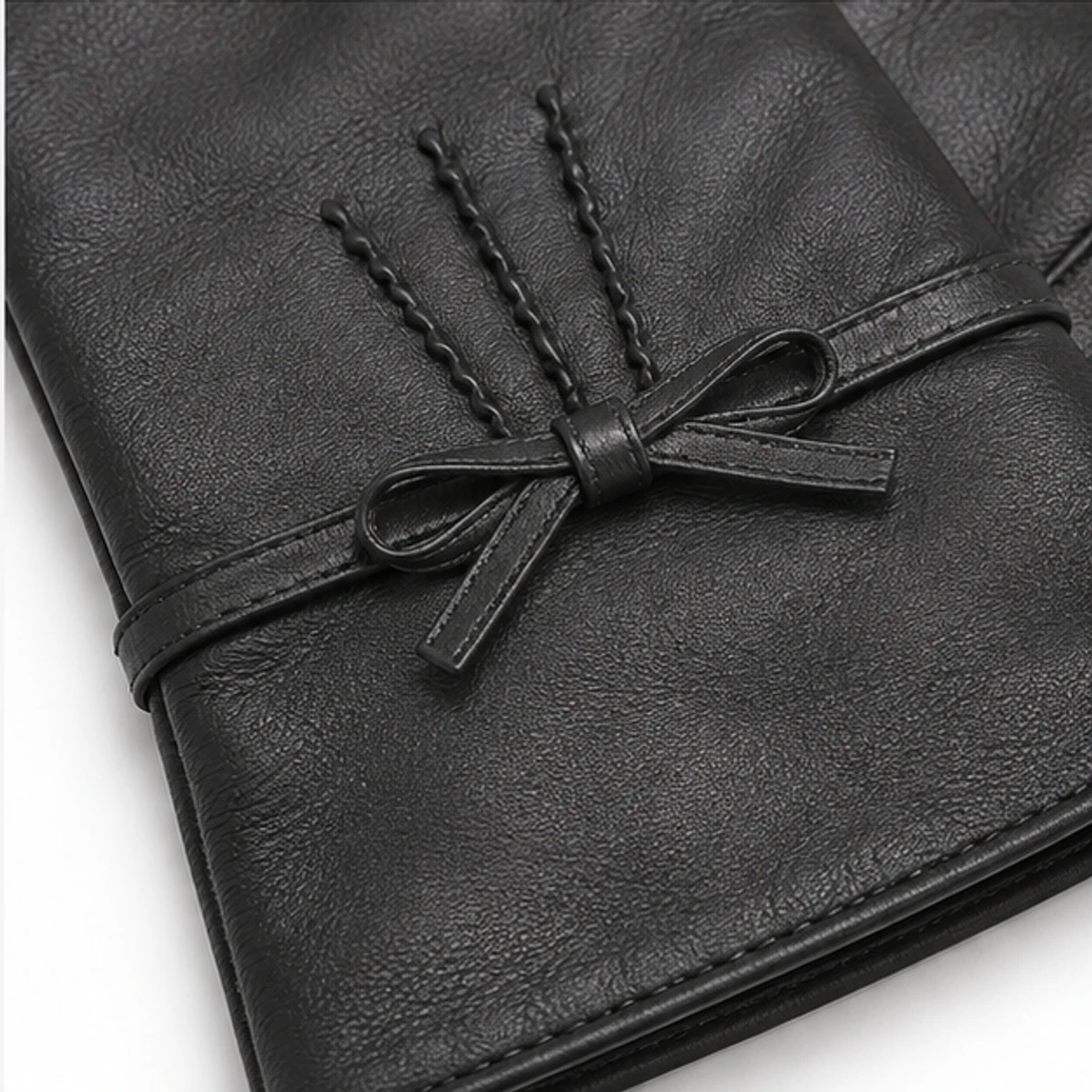 Women's Black Lambskin Opera Bow Gloves manufacturing detail 4
