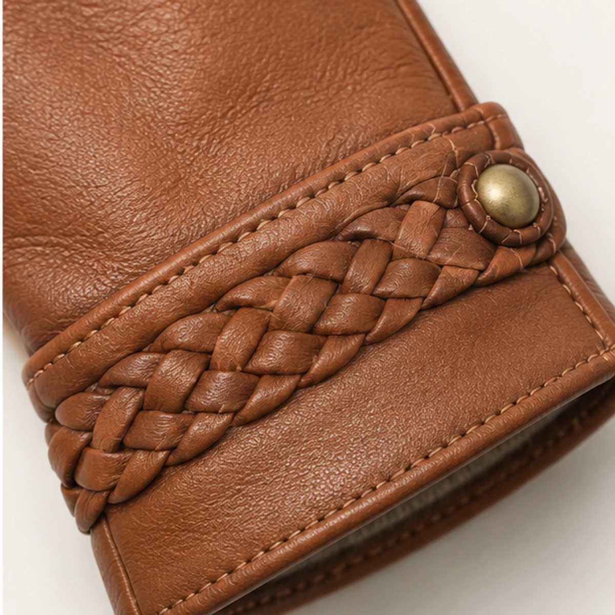 Women's Cognac Braided-Cuff Lambskin Gloves manufacturing detail 4