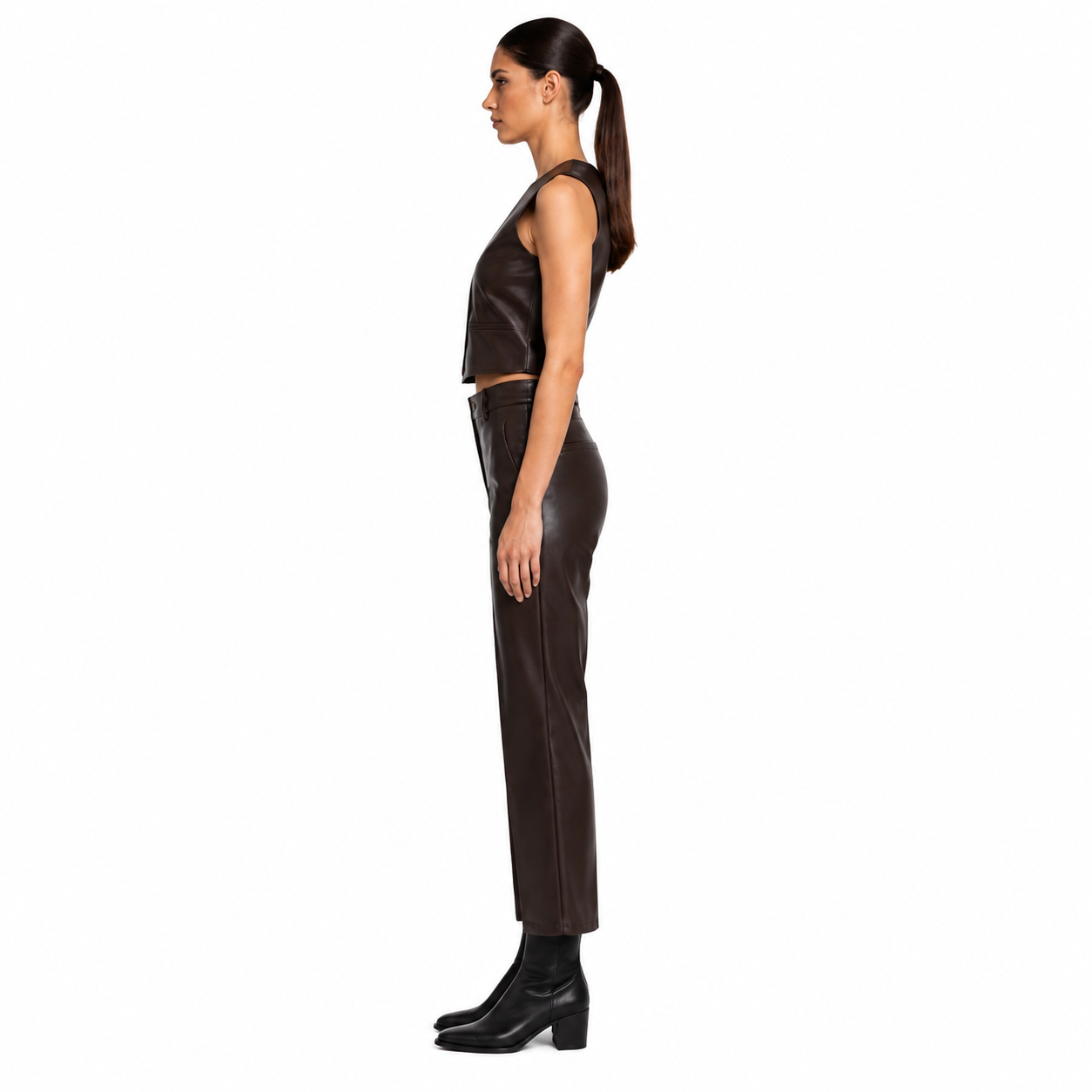 Women's Dark Brown Lambskin Cropped Leather Pants manufacturing detail 3
