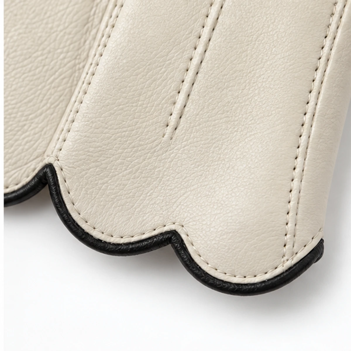 Women's Ivory Contrast-Piped Lambskin Gloves manufacturing detail 4