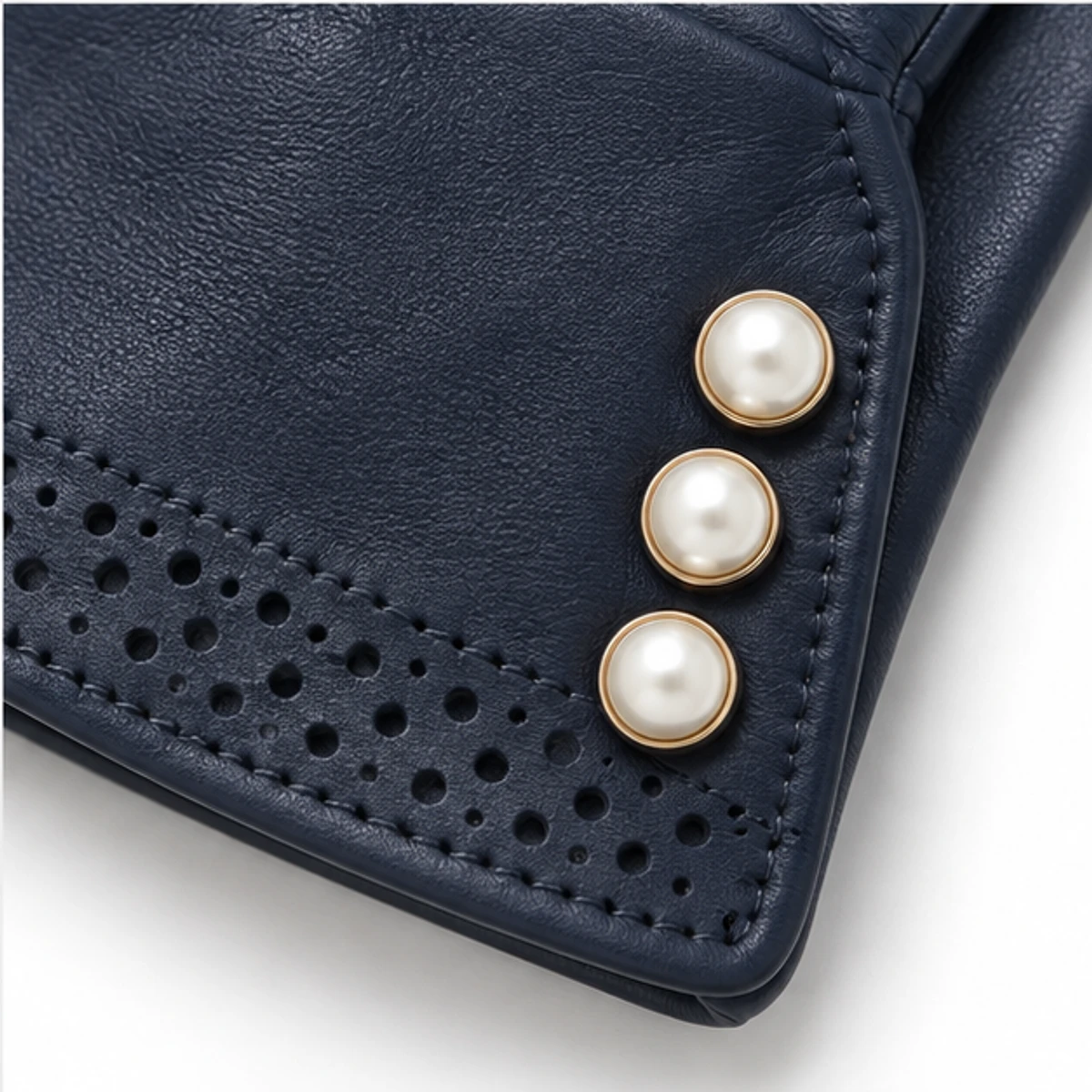 Women's Navy Pearl-Button Lambskin Gloves manufacturing detail 4